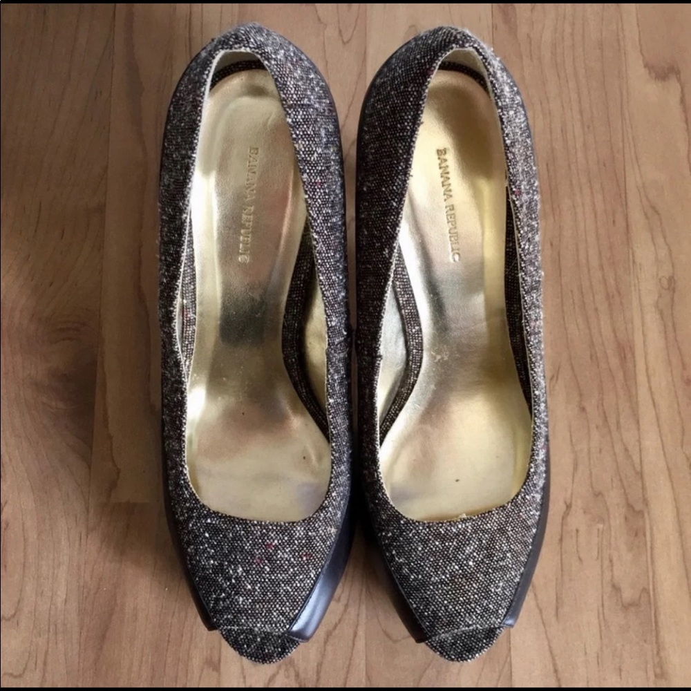 BANANA REPUBLIC TWEED/LEATHER PUMPS - Picture 4 of 7